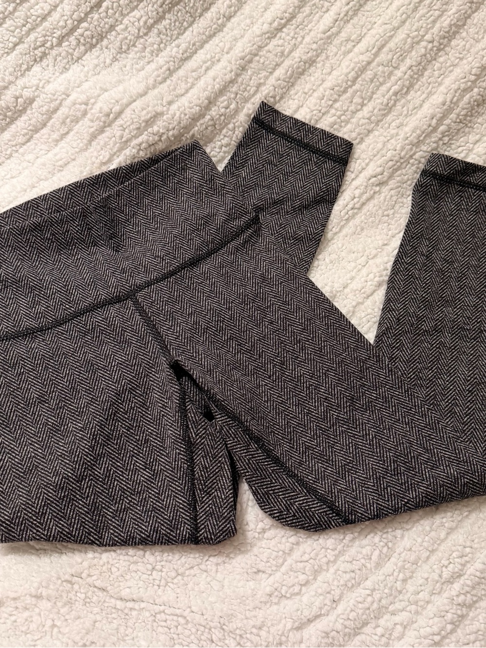 lululemon Herringbone High-Rise Leggings - Picture 4 of 6